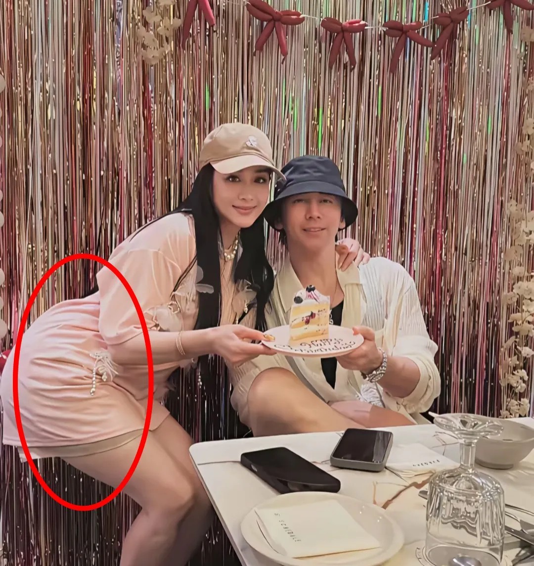 我都替钟丽缇感到尴尬了。钟丽缇你就长点心吧，一把年纪了还把自己P成小姑娘。P