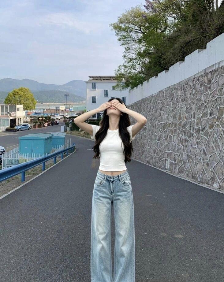 海边漫步，微风拂面，自由自在