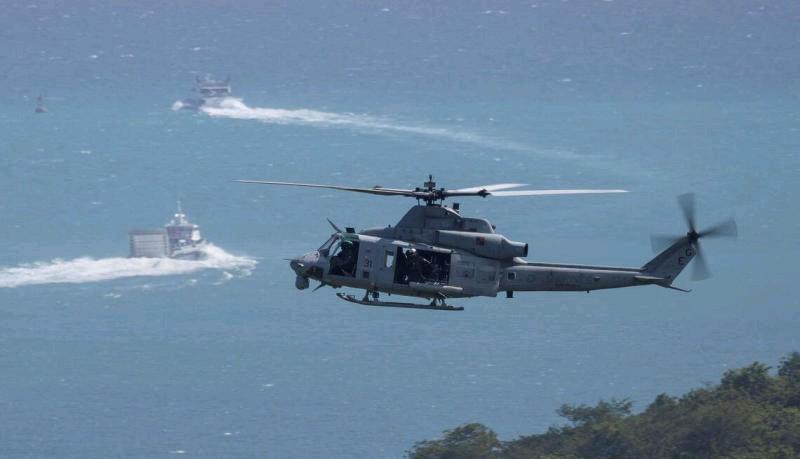 美国军方正在向加勒比地区调动更多武器和部队，包括发动地面攻击时所需的军备，加大对