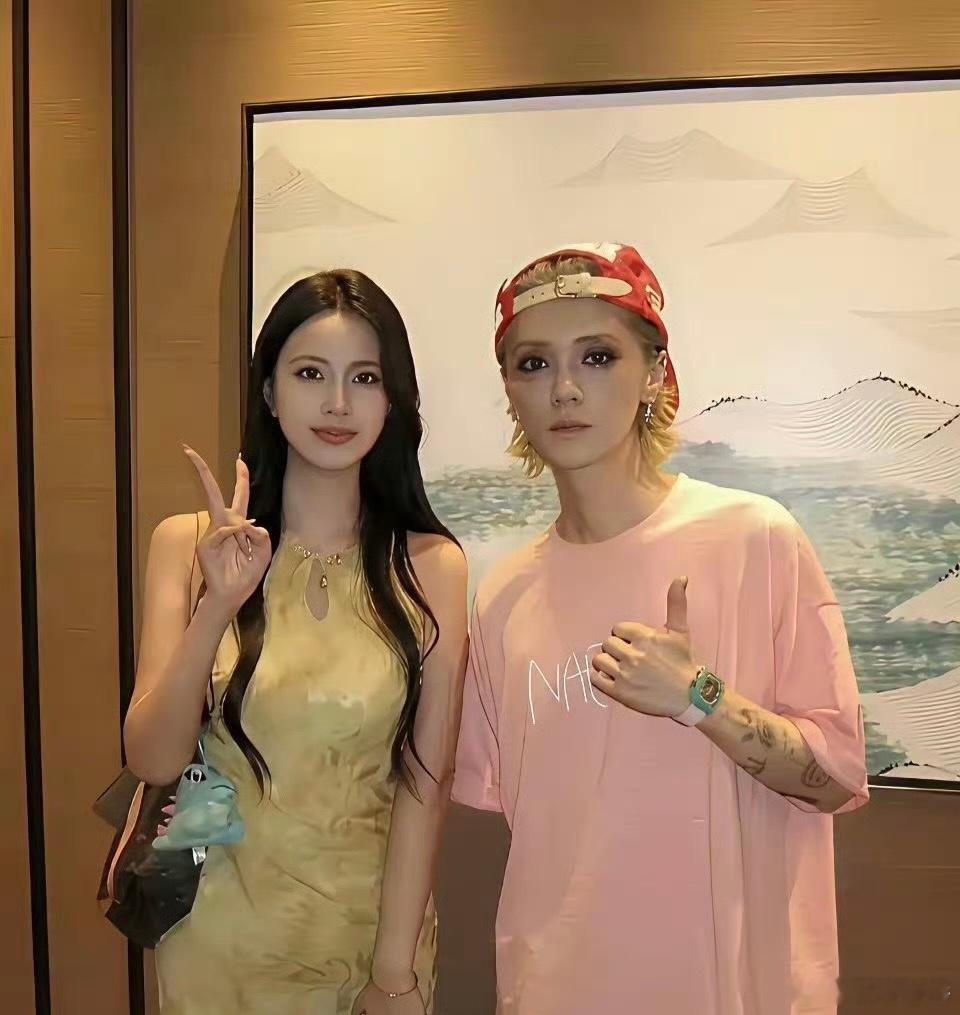 这是鹿晗？男明星的花季真短啊鹿晗有鱼尾纹了