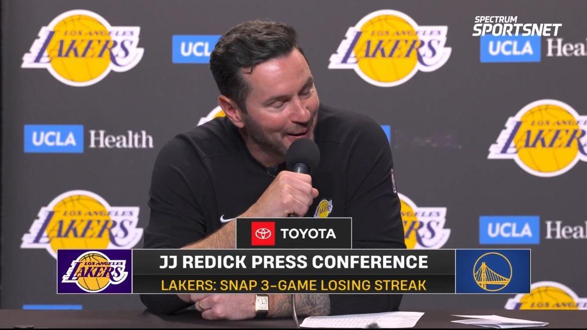 雷迪克将湖人本赛季形容成一次“徒步旅行”🏃🏻♂️：“整个赛季就像一直在徒步远