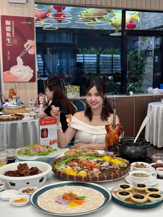 来顺德，不能错过这口柴木烧鸡😋