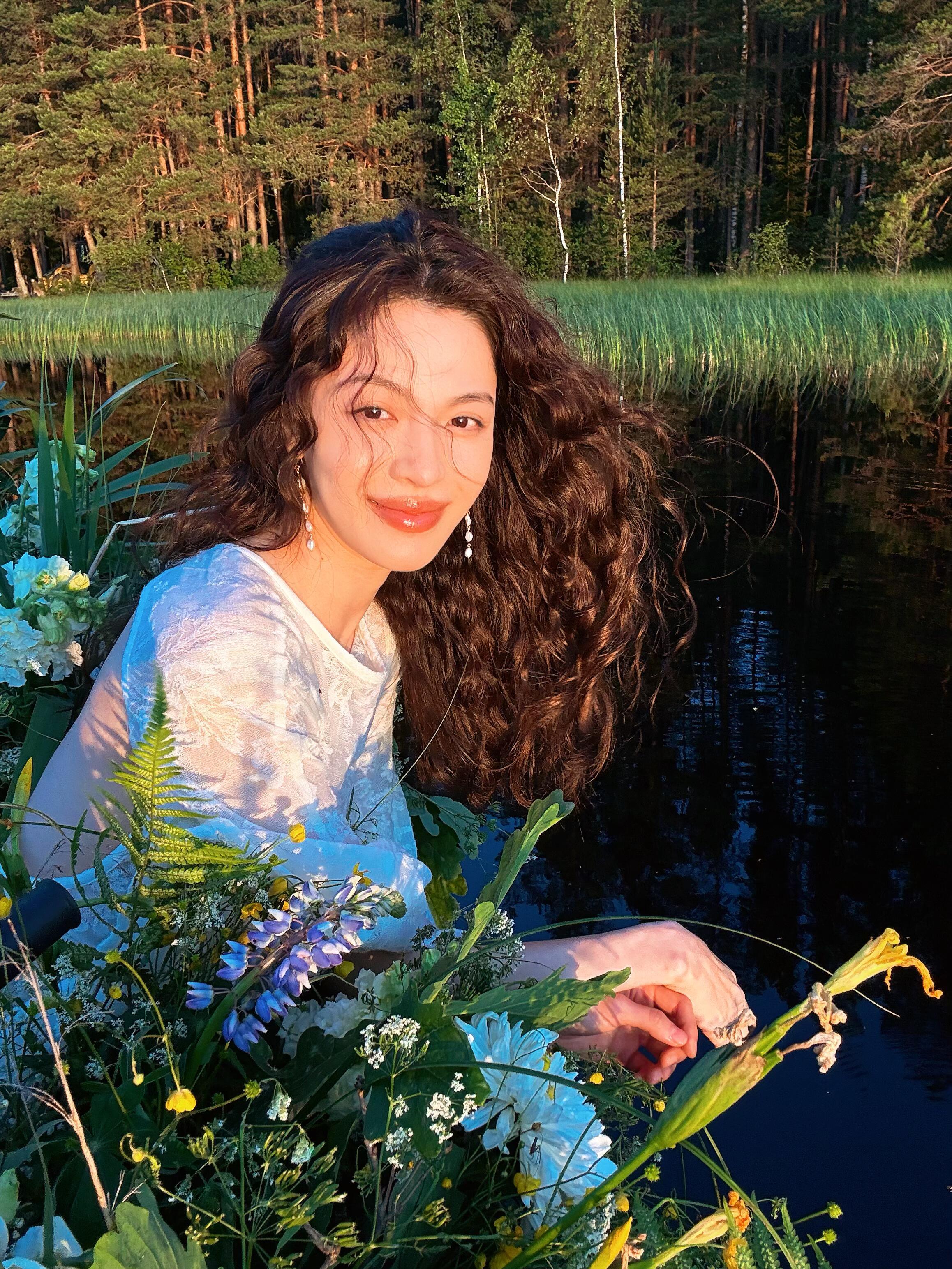 钟楚曦美的像油画里的公主👸🏻钟楚曦​​​