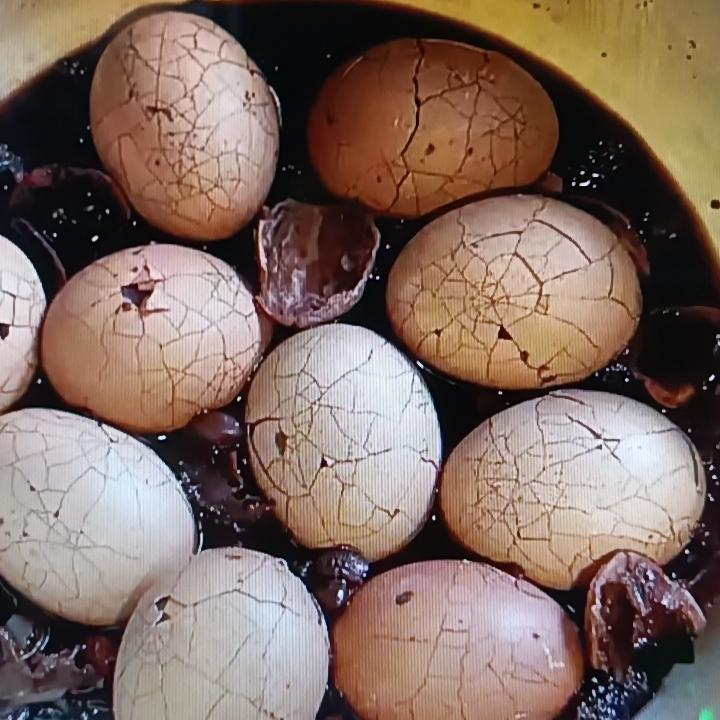 家人们谁懂啊！我之前熬夜刷短剧，结果熬出了飞蚊症，眼前老飘黑影。跟婆婆唠叨了一嘴