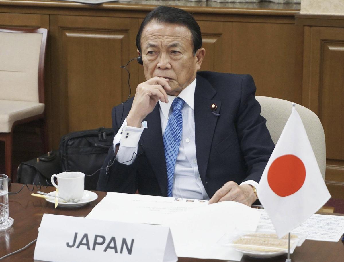 184比57票强行通过！ 日本天皇一家人，被麻生太郎算计得明明白白 20