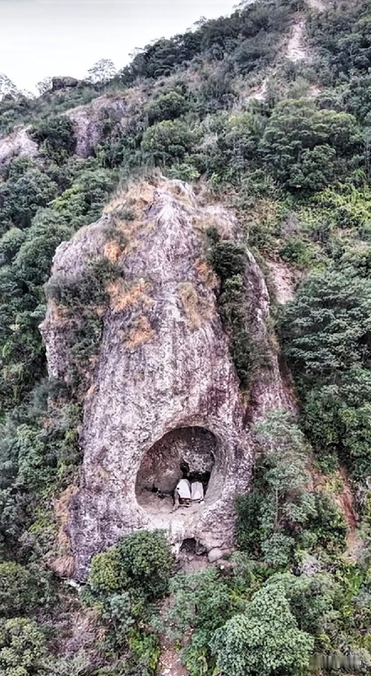 和这位女士相比，我这离婚简直不叫事儿，她这才叫事儿呢。女子和老公结婚30年了，