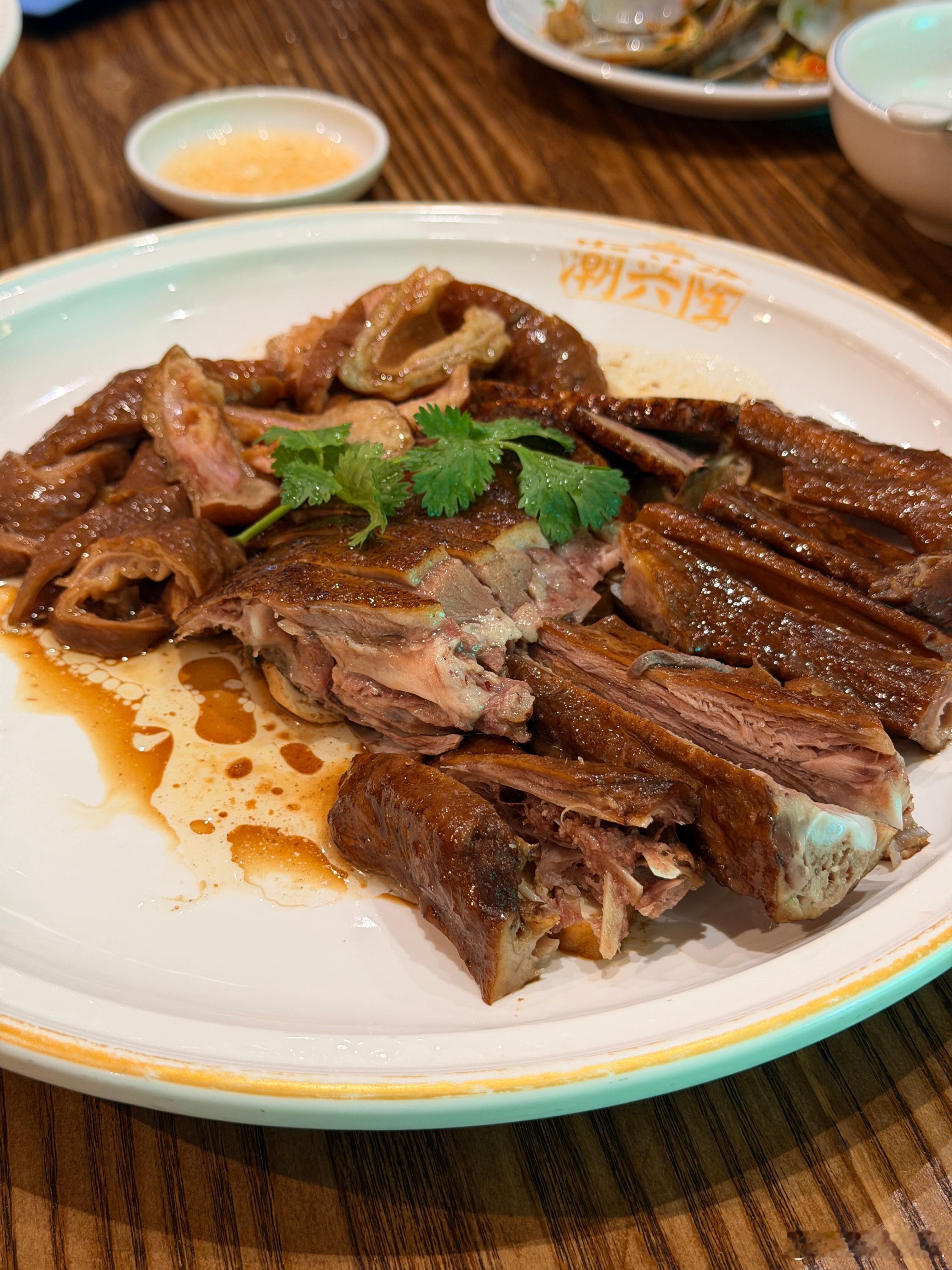 闪现💨广州！！！吃了生腌+卤味拼盘地道广州