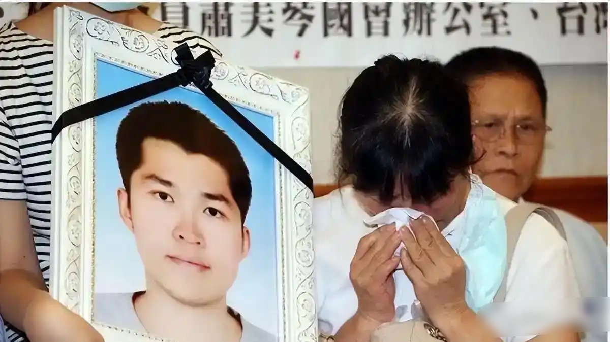 《交锋》马憩的原型李志豪：拿着台湾终身俸蹲穿军监，死后葬进革命公墓，编剧都不敢这