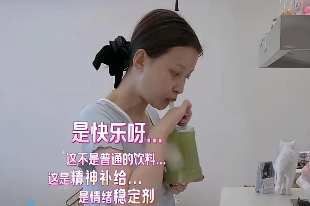 孙怡不化妆原来长这样？镜头前的明星总是被精致包装，突然看到她毫无修饰的模样