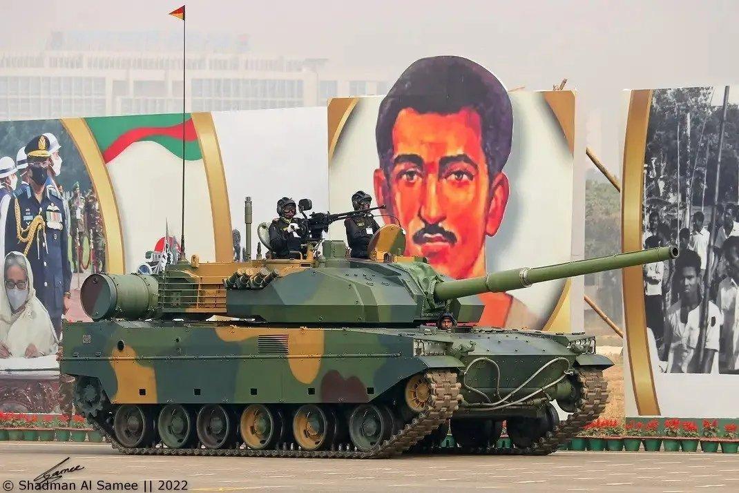 孟加拉国🇧🇩？孟加拉国网友认为涂装与之前购买的中国坦克迷彩一样，所以认定该款