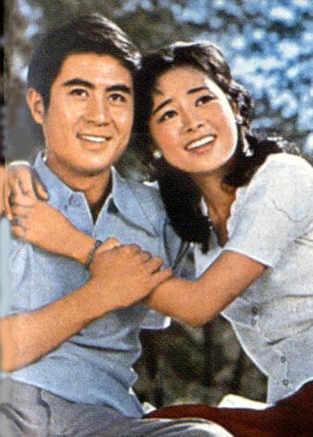 63岁著名演员张瑜, 与丈夫离婚后单身29年, 如今美丽依旧