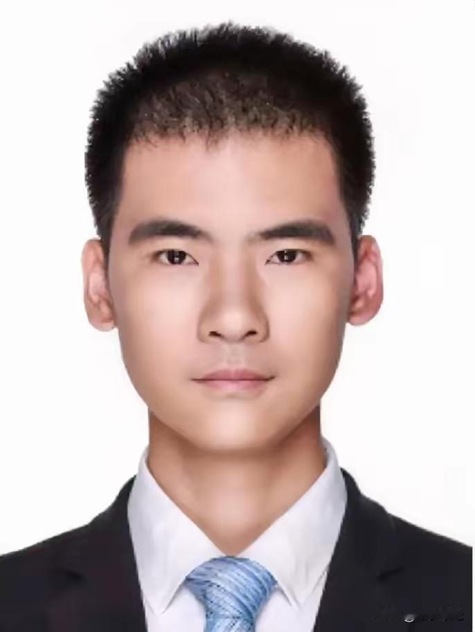 西安交大九零后副教授赖佳伟赖佳伟，男，1992年出生，西安交通大学物理学院副教