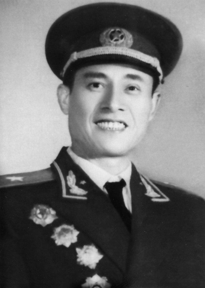 1952年，第26军副军长张铚秀准备从朝鲜回国，临行前他到平壤向金日成汇报工作，