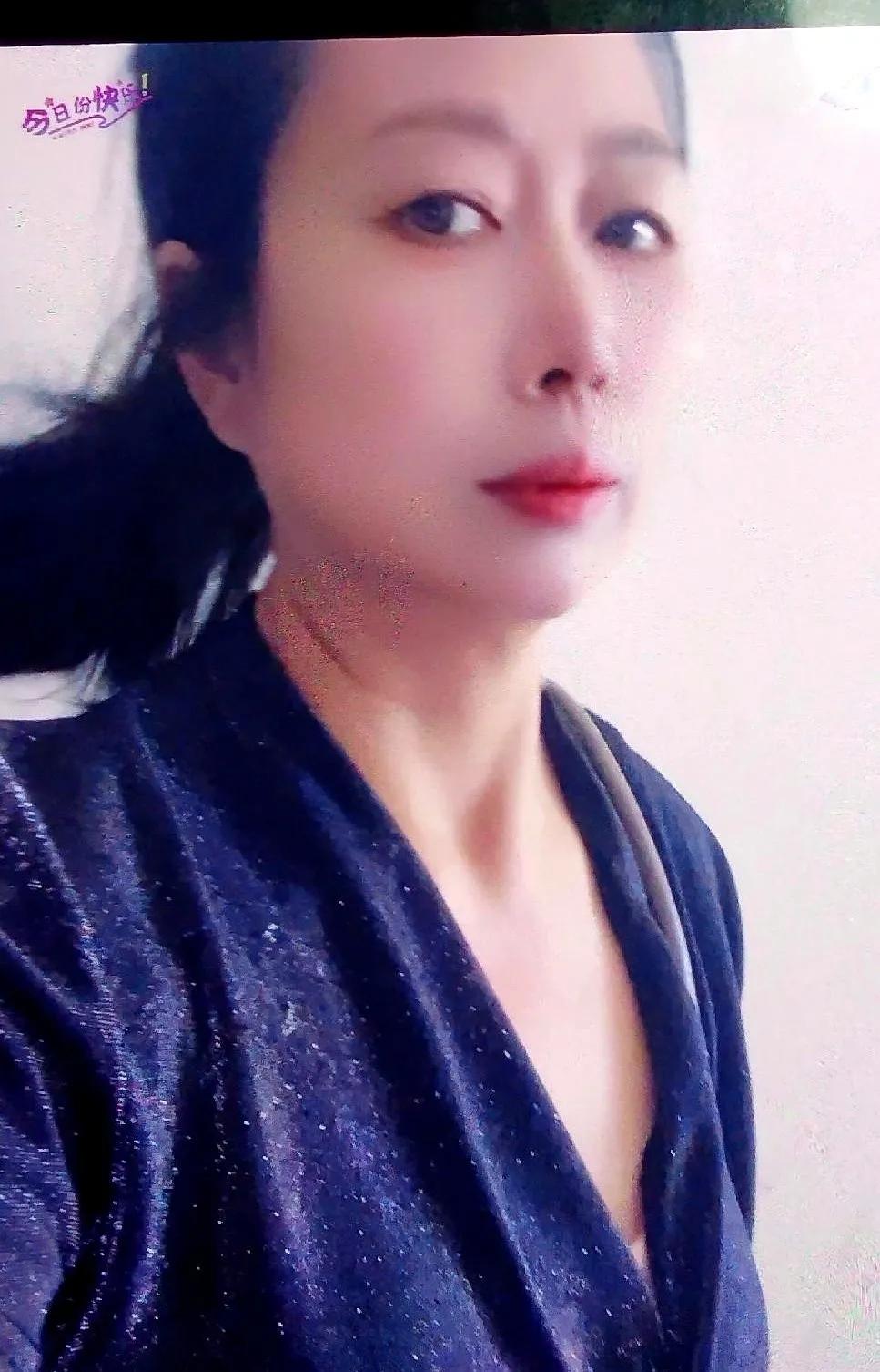 北京。一宝妈发视频，说保姆未经允许拿了一块哈密瓜，当场就让保姆下户。月薪800