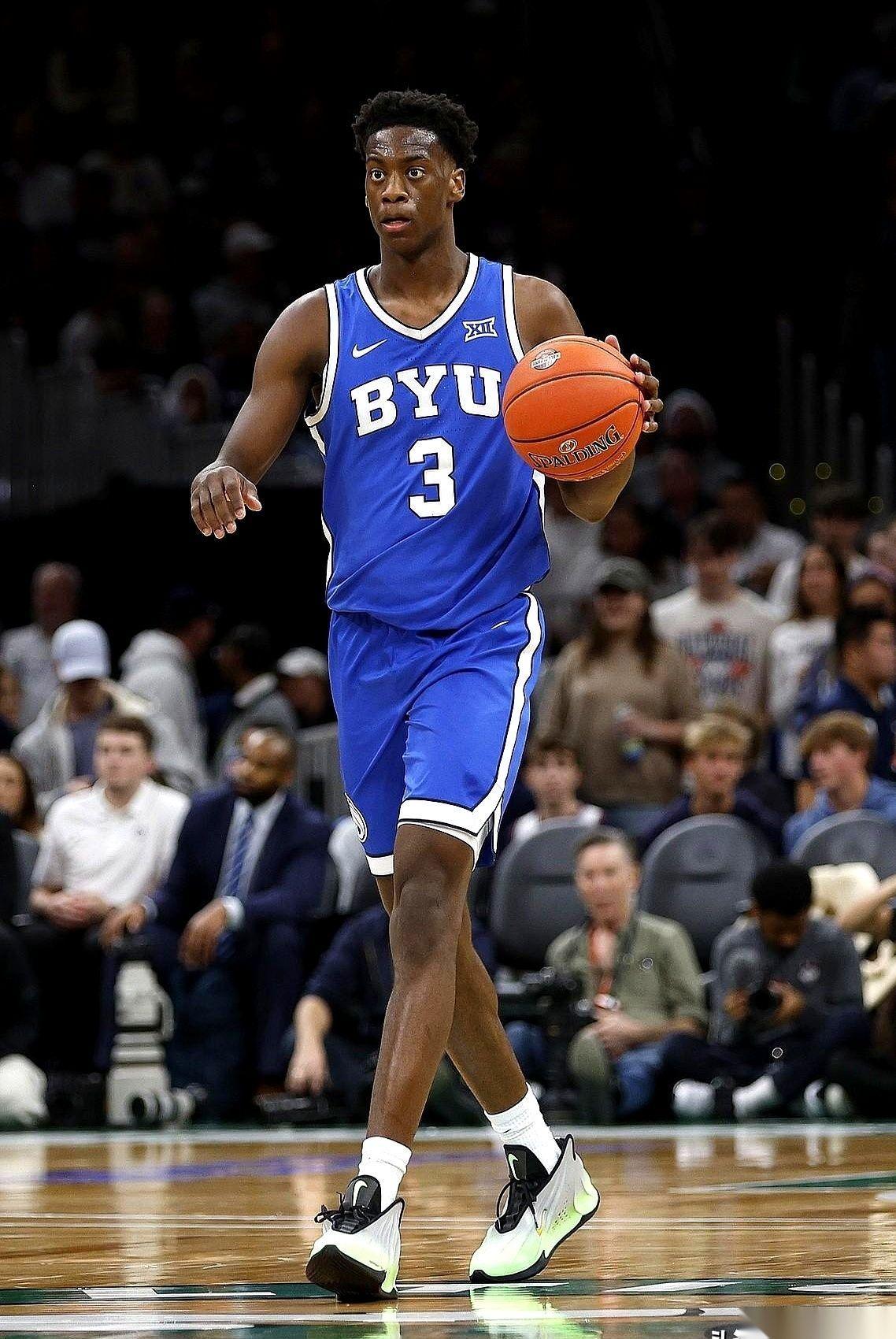 我跟你们说，NBA有29支球队，今晚估计都睡不着觉。大家都在祈祷一件事：快船