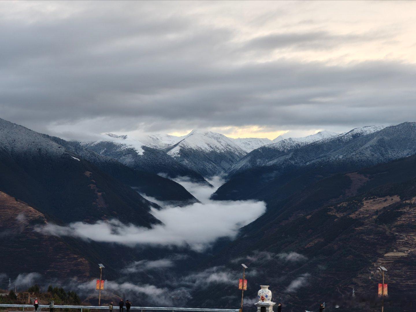 这个时节，强推川西自驾旅行，为什么？就是很好看，好好拍，很精彩