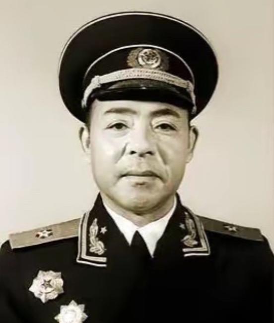 1965年，开国少将在北京意外溺亡，消息传到甘肃，一个地主悲痛不已，竟跪地痛哭，