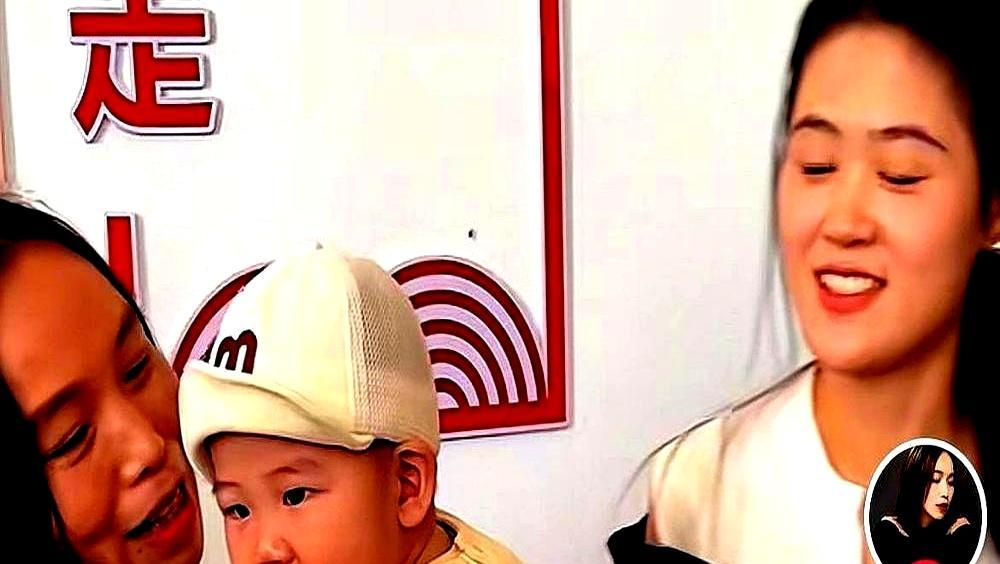 大衣哥前儿媳卖橙子，半小时4单，被骂到两次下播。直播间里，骂声像潮水一样涌