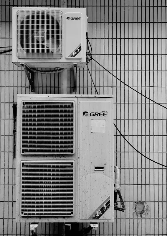 选空调，小米和格力各有千秋。格力作为老牌空调巨头，技术沉淀深厚，压缩机等核心技术