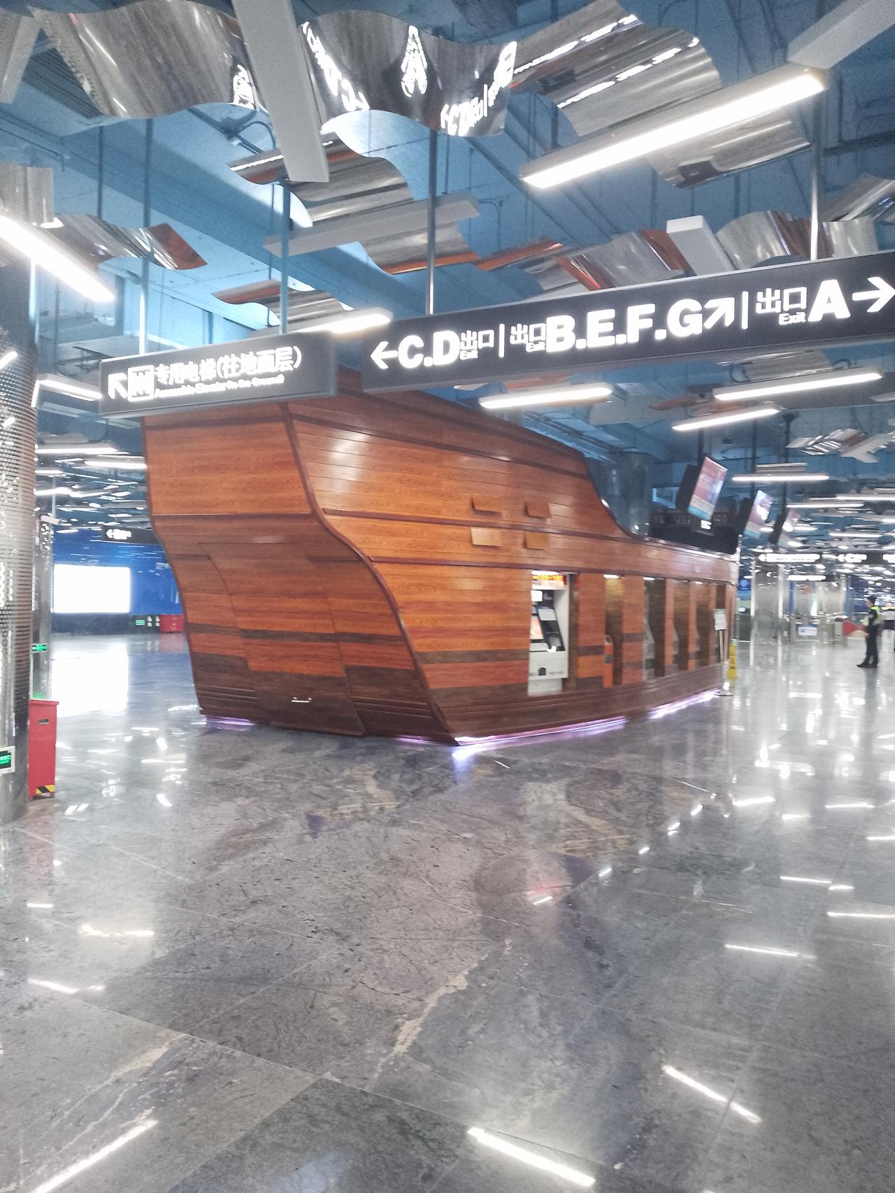 看看黄埔区新楼盘的面积和总价：万科黄埔新城93平方165万元，中交未来城169平