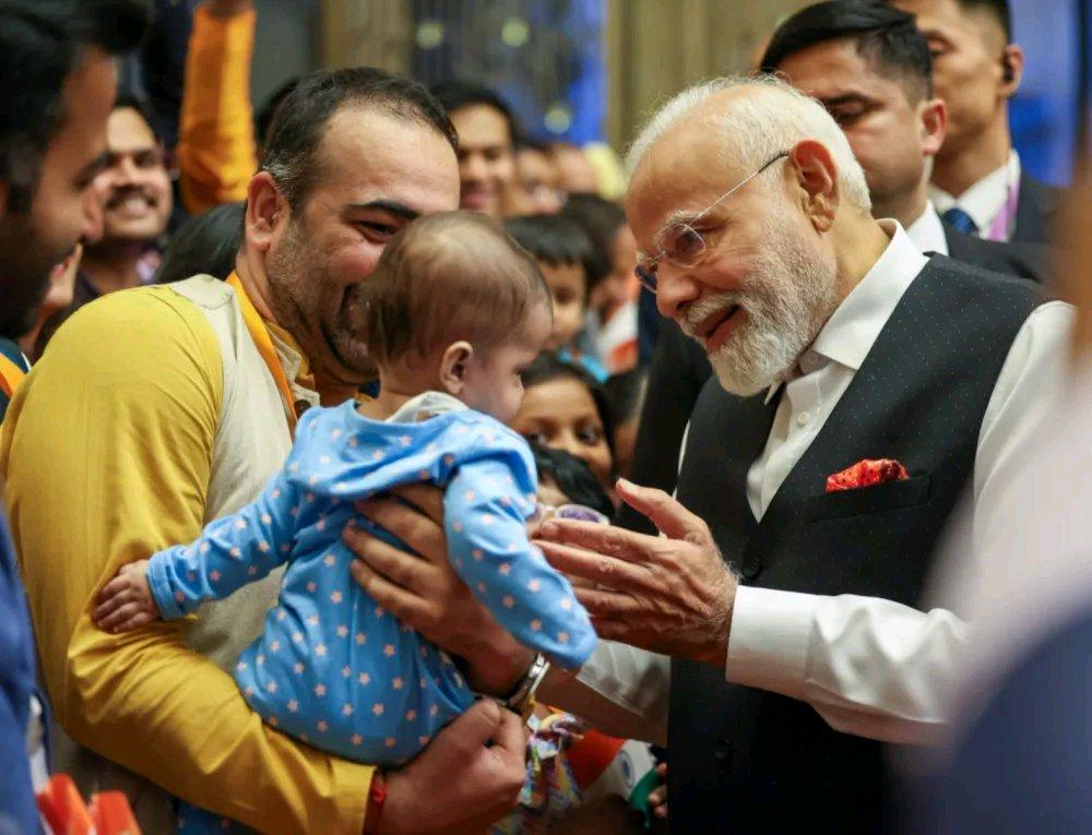 10月25日晚，35名印度人被美国驱逐回到德里。他们大多来自哈里亚纳邦的凯塔尔、