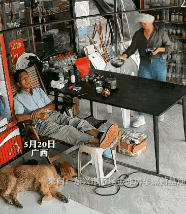 “太不领情了！”广西，一对夫妻吵架，第二天妻子煮好热乎乎饺子给丈夫端去，丈夫正躺