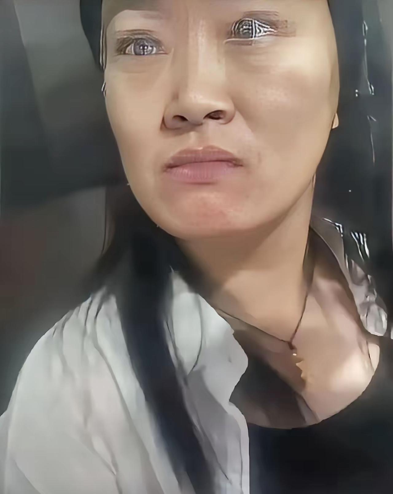 石家庄一女教师电梯内侮辱送外卖人员，被学校辞退！石家庄一名女化学教师在电梯内侮