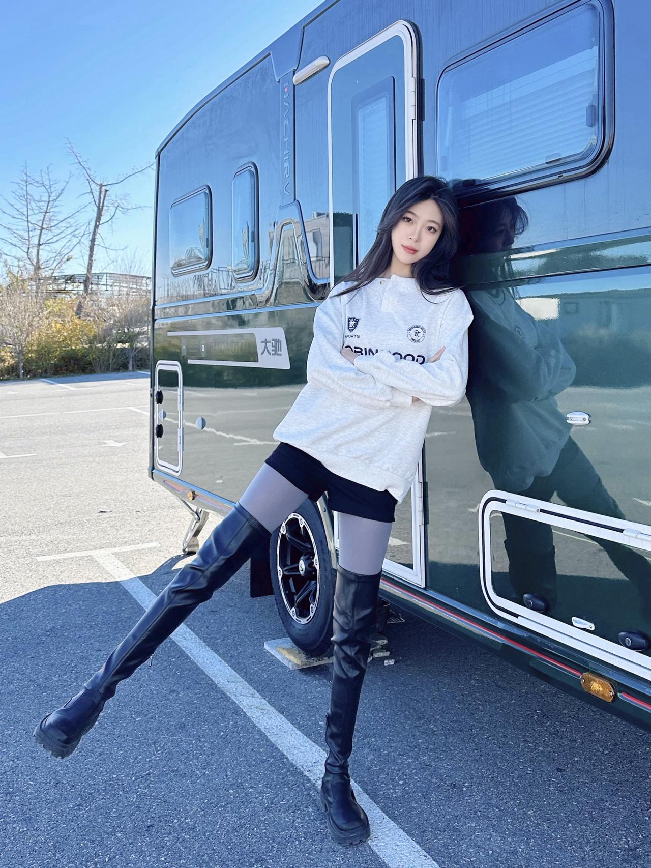 一眼沦陷的校园女主📖|||想过一千个青春的文案都不如校园的风恰好吹过🌬️我