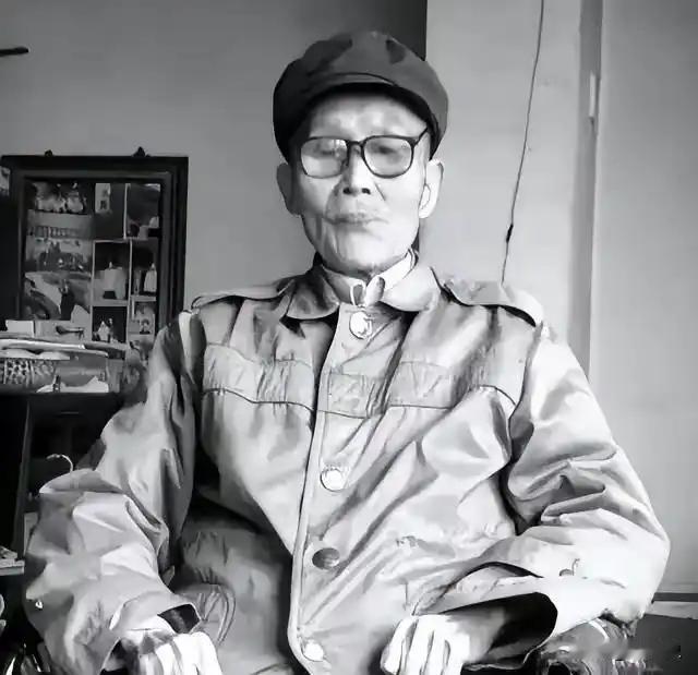 1941年第二次长沙会战，湖北籍军人郑贵玉捅死第一个日寇后，感觉日军的三八枪刺刀