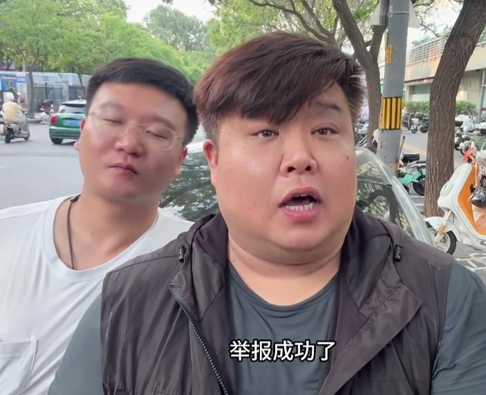 在肿瘤医院门口免费送餐的一位博主，发视频称，被人举报了，不能再免费送餐了！初