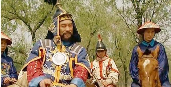 雍正三年伴随着官职的一贬再贬，年羹尧自知圣宠已失，为了给自己留下一条血脉，他索性