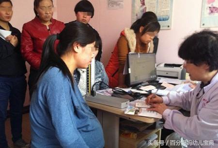 50岁失独妈妈“借卵生双胞”, 生孩子全程没流泪, 丈夫却失声痛哭