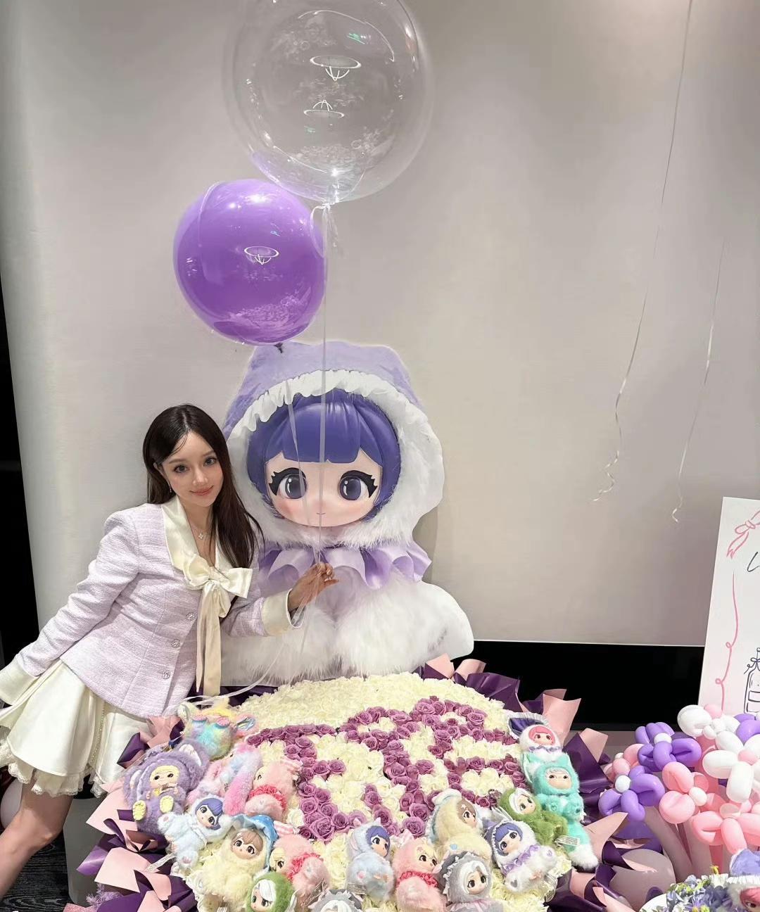 李小璐庆祝自己的44岁生日，董璇、杜华、熊乃瑾、甘薇、方安娜等好友都去参加她的生