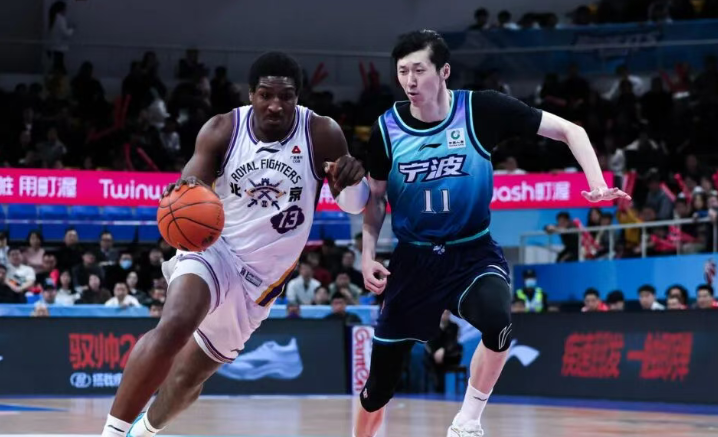 北控男篮发文: 在上半时一度领先对手15分的局面下痛失好局