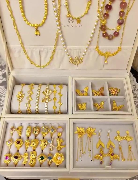 黄金白银又涨爆了美国伊朗局势真的是主因吗最近黄金白银彻底涨疯了，相信大家打开