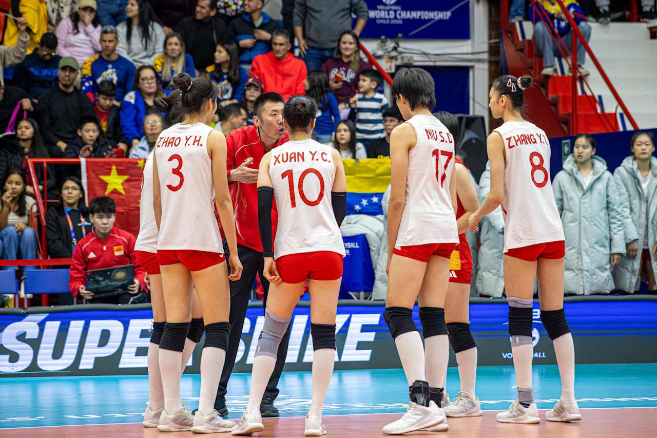 U17中国女排传来好消息！三战全胜，提前闯进淘汰赛！B组积分榜更新！北京
