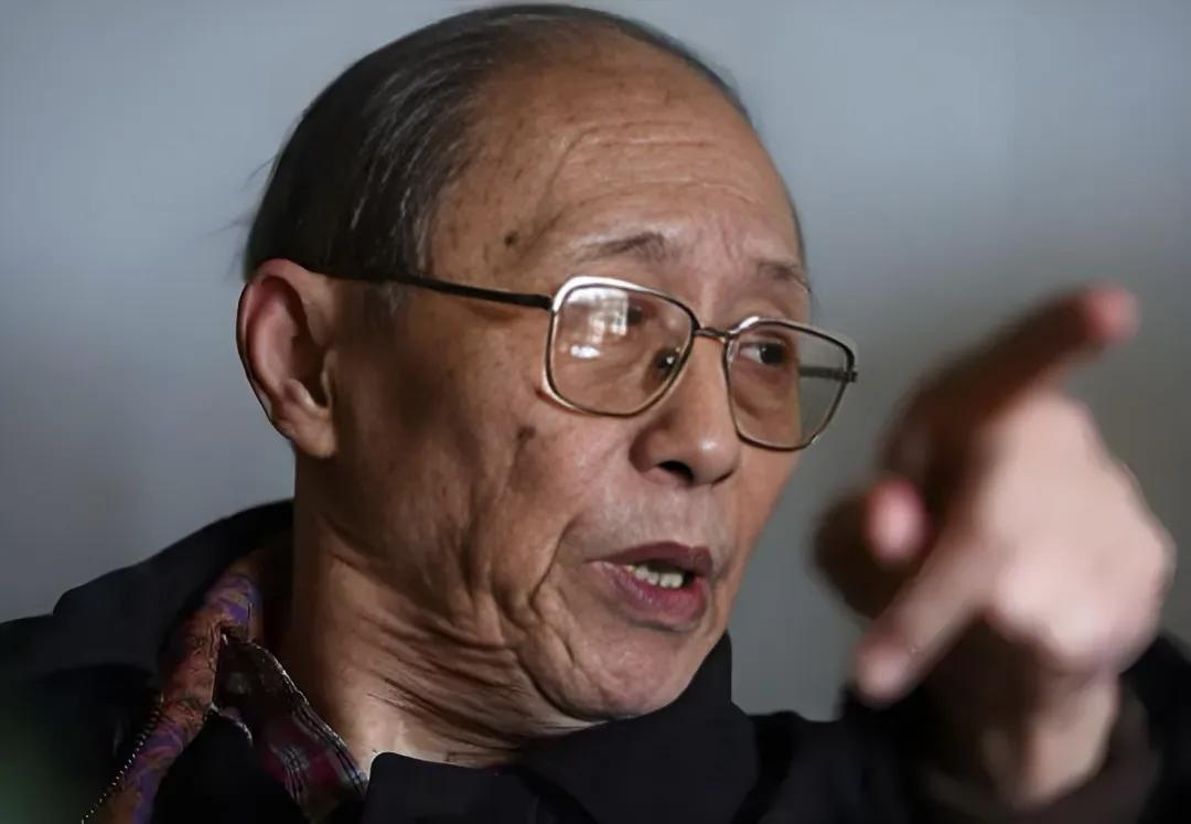 “中国最后一位大学校长”走了！那个敢让武汉大学学生直接“踹门”的校长，永远合上了