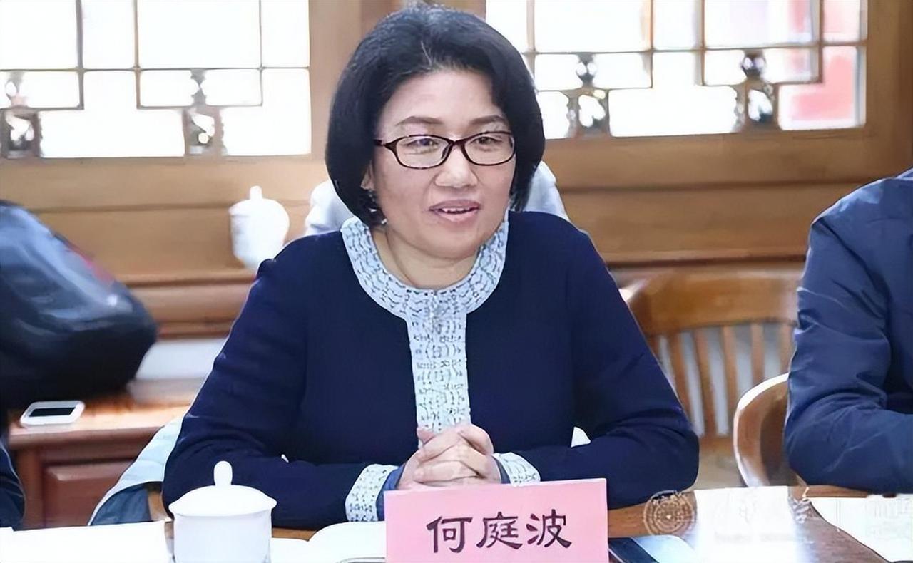 提到华为芯片，绕不开一个女人——何庭波，被业界称为“华为芯片女王”的湖南长沙人。