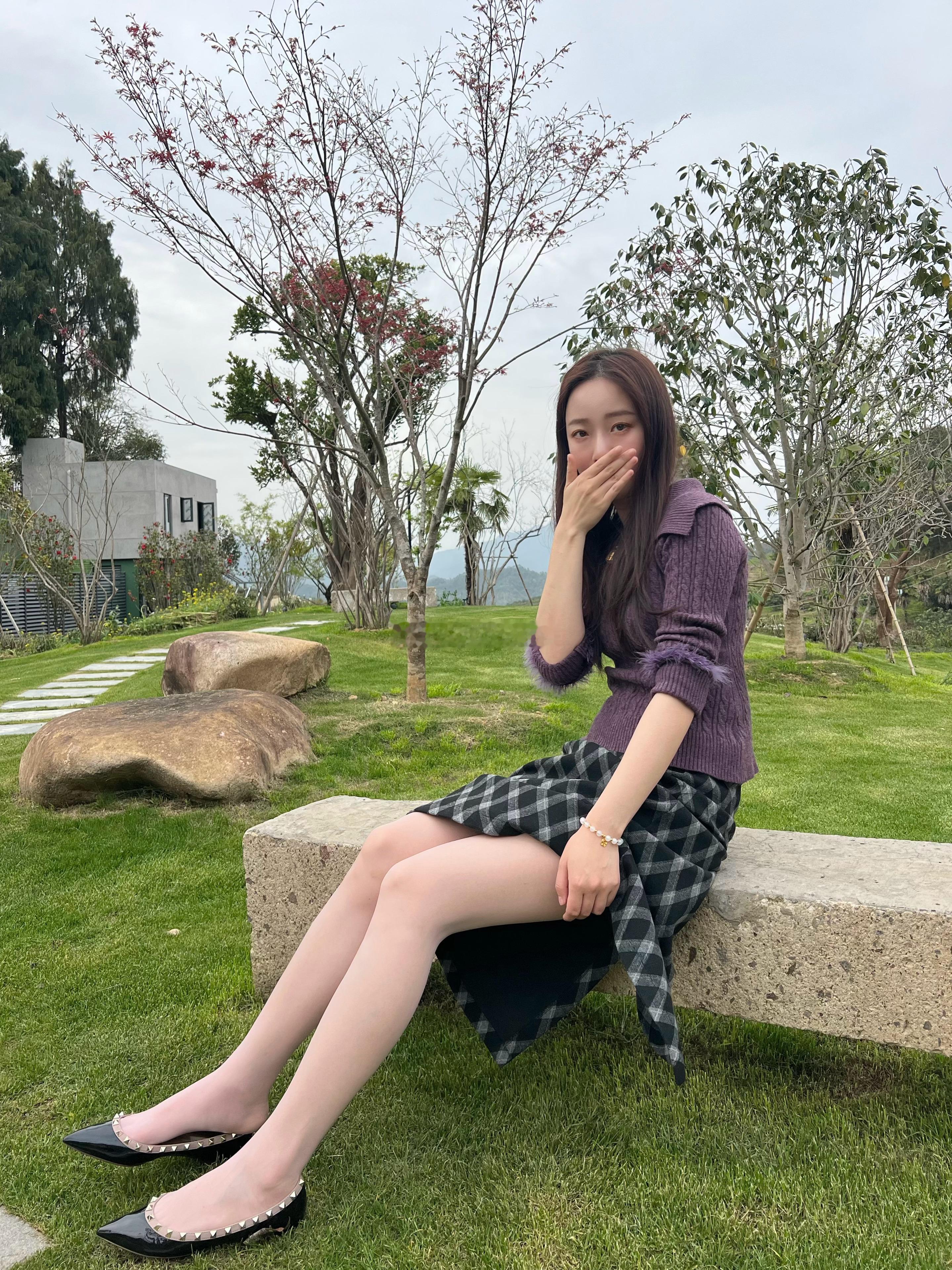 这种回答模式的测评分享爱看吗？1.看“蜜粉”到底是个啥色？直白说： 它通常不是