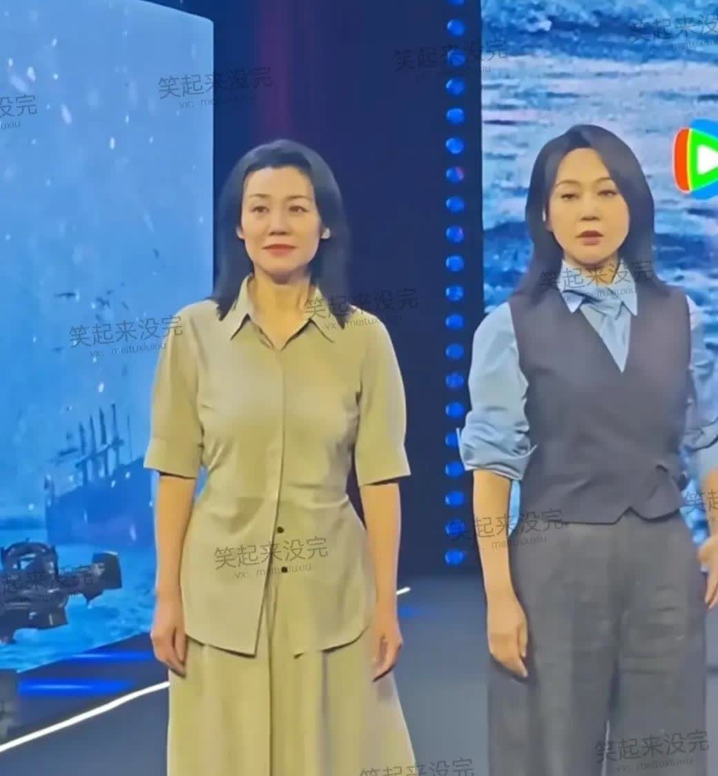 这么一比，还是刘琳好看，自然脸，气质佳，看着松弛，落落大方；闫妮脸看着很僵，像要