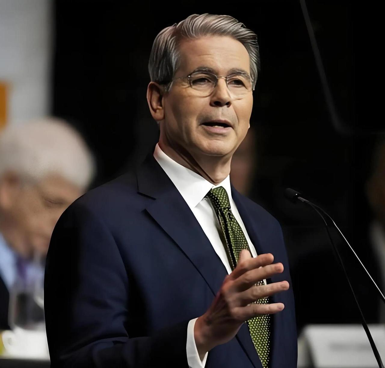 贝森特强烈建议欧洲各国“不要因美国的格陵兰计划进行报复”！就在今天！正在瑞士