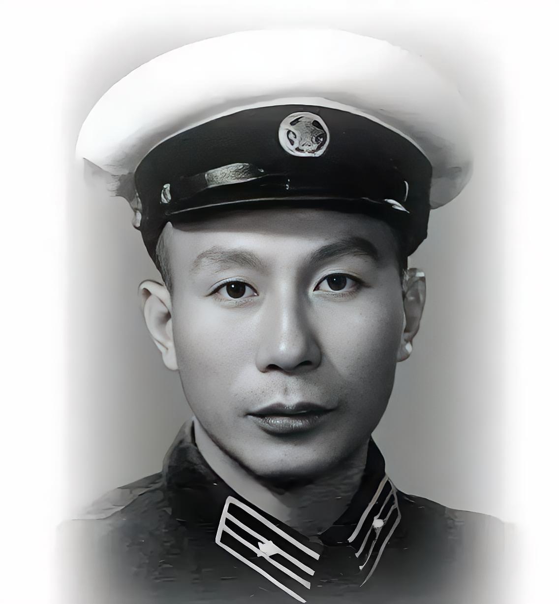 1955年，一艘仅22吨的解放军鱼雷艇突发故障，带着仅剩的一枚鱼雷艰难返航，迎面