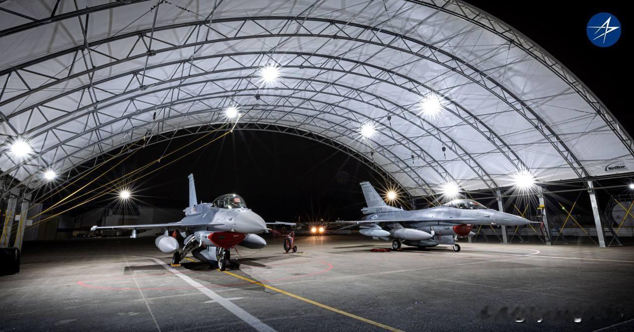 🇺🇸🇧🇬洛克希德·马丁公司报道称，又有两架新型F-16Block70