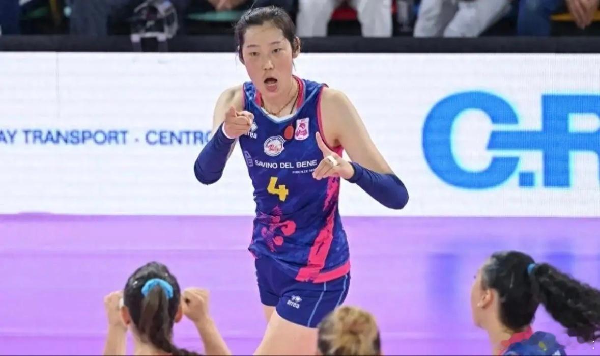 刚跟队的记者朋友说：斯坎迪奇这次赢科内，根本不是爆冷，是一场精心策划的“完美复仇