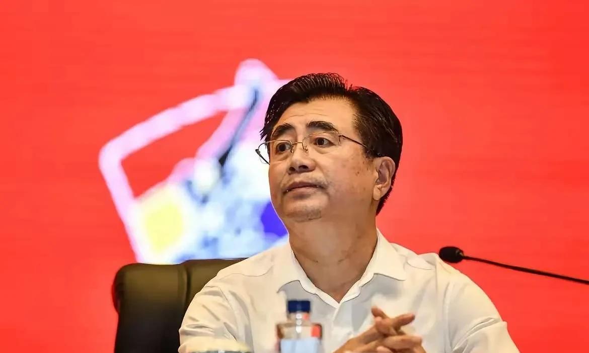 中国足协主席宋凯今年给中国球迷画了四个大饼：第一个大饼：中国U20国青队进世青