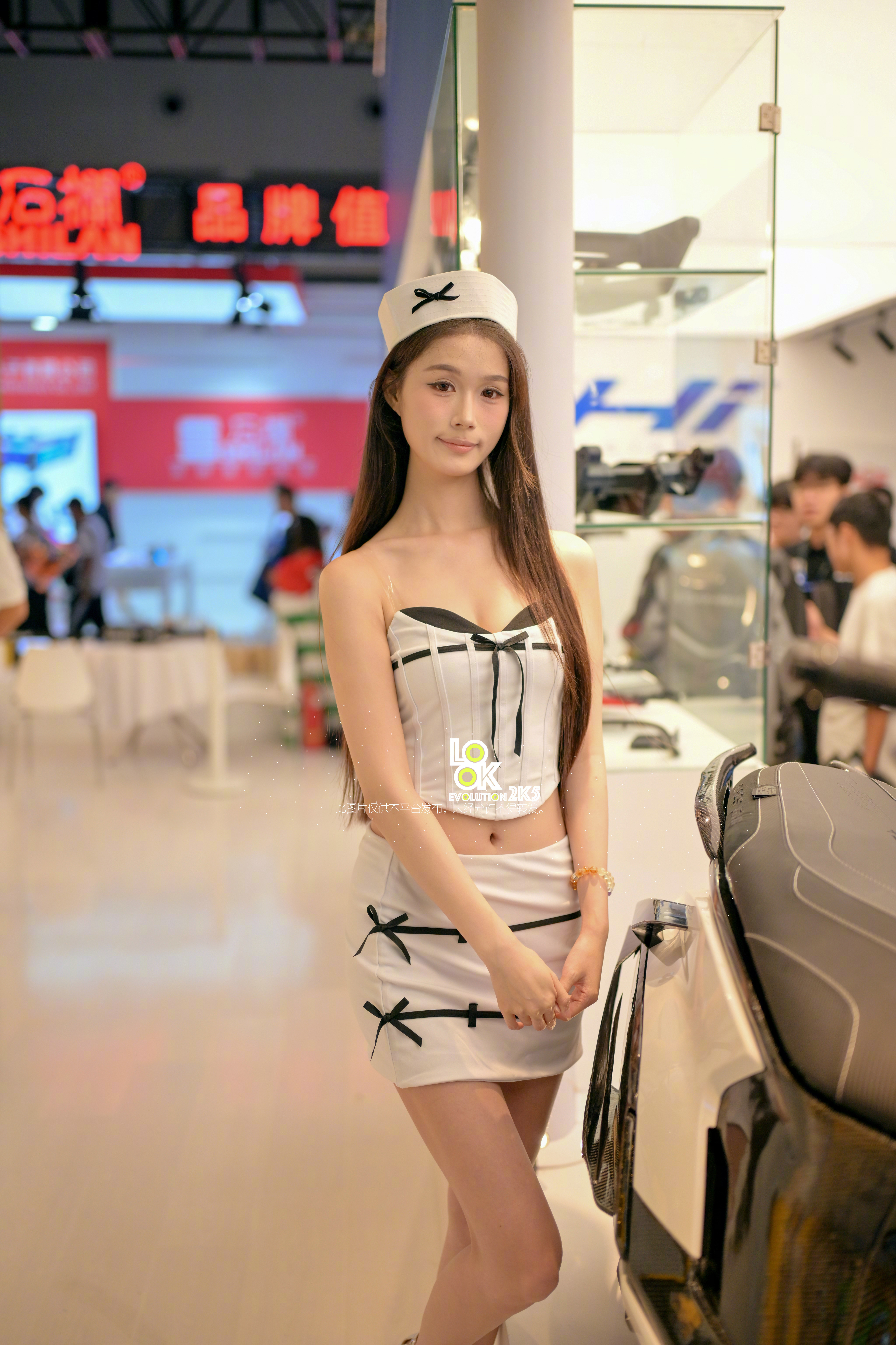 2025重庆摩博会第二天现场的小姐姐们！​​​