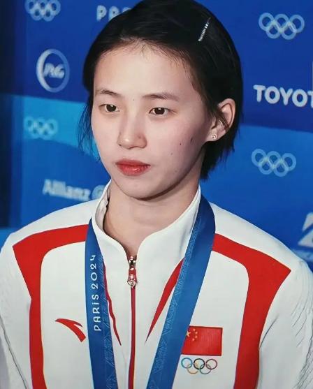 我一直觉得陈芋汐的运气邪门得反常。15次交手她赢了10次，偏偏两届奥运，撞