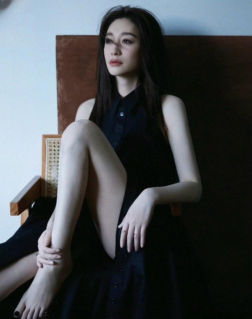 冷白皮李小冉，真的太养眼了[赞]