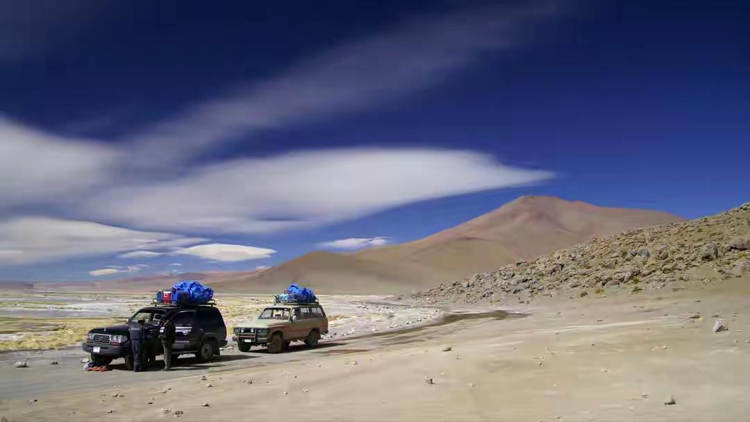 瑞士人卢卡斯回到苏黎世，朋友问他中国怎么样。他想了半天说了一句：“我之前的四十年