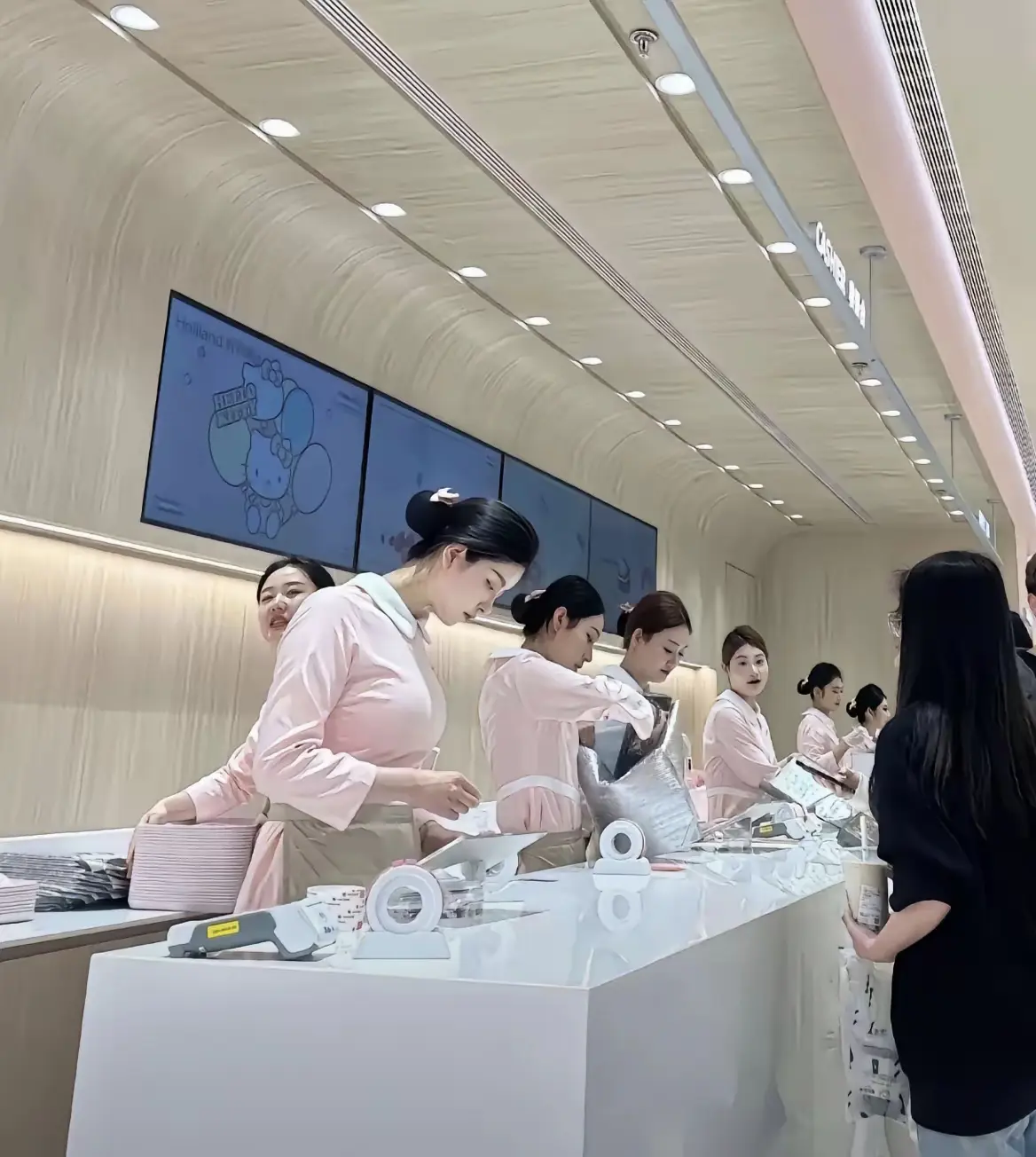 蛋糕店现在是越来越卷了啊！​​​